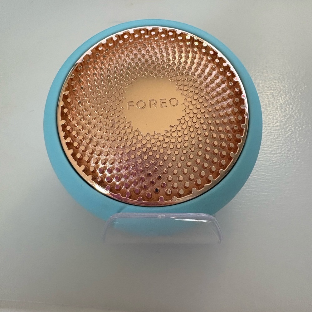 FOREO Skincare Mask in Blue and Gold
